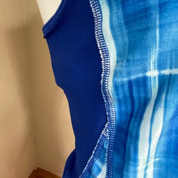 EUC Nike Dri-Fit Women’s Athletic Tank Built-in Bra M - Picture 3 of 6